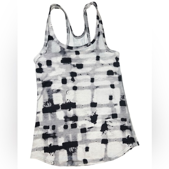 Lululemon Racerback Tank – Black & White Abstract Print – Size 4 - Picture 1 of 2